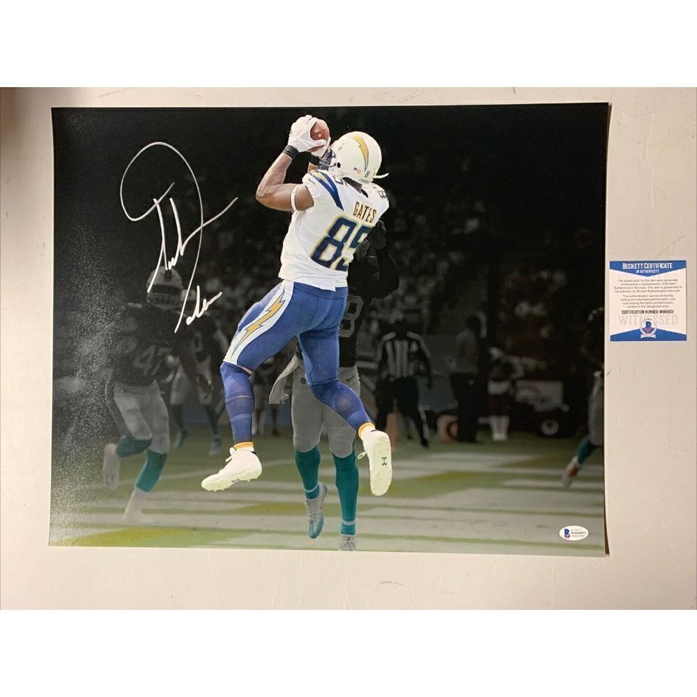 Antonio Gates Autograph Signed Los Angele Chargers 16x20 Spotlight Photo Beckett